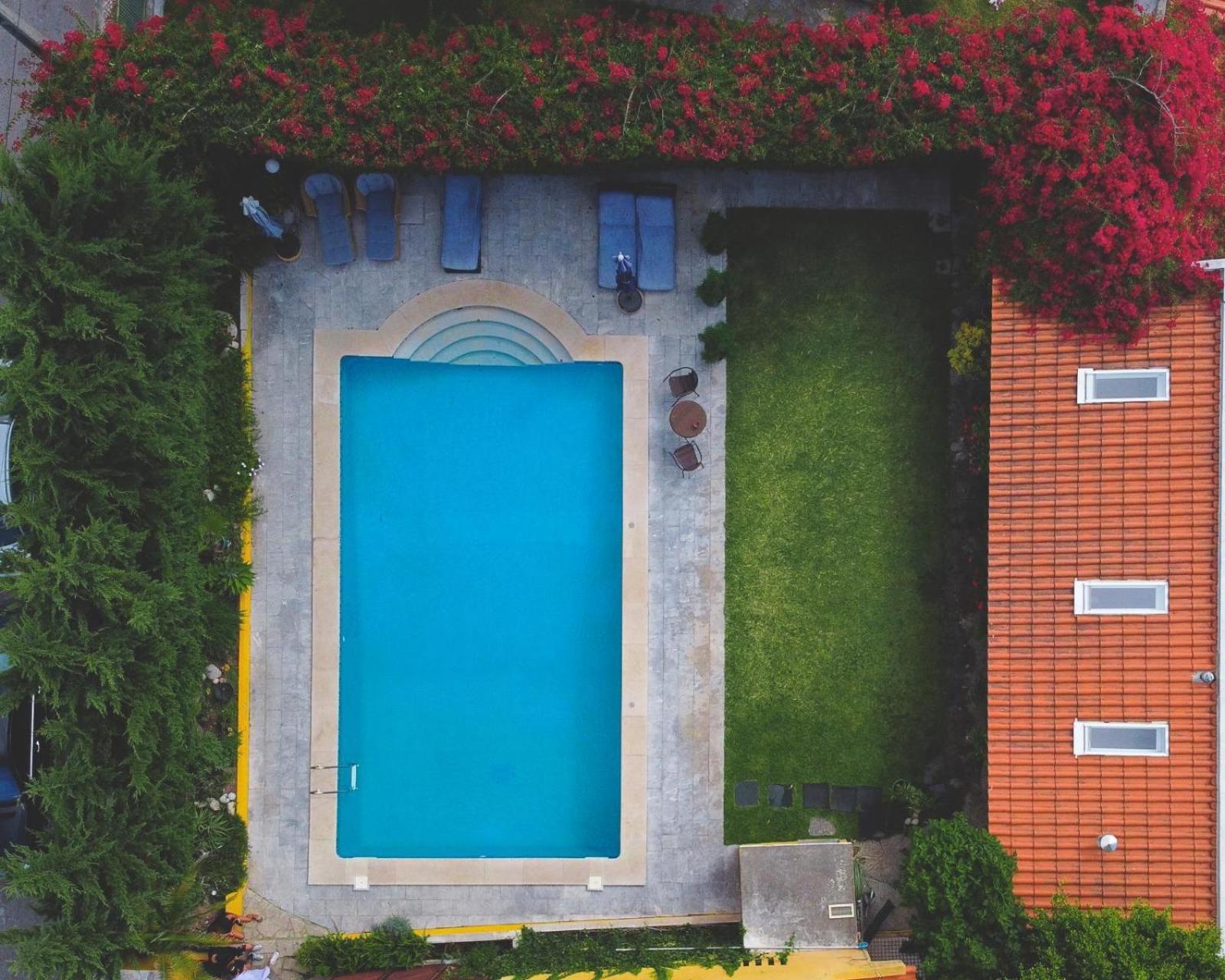 Charming Cozy With Garden & Pool *